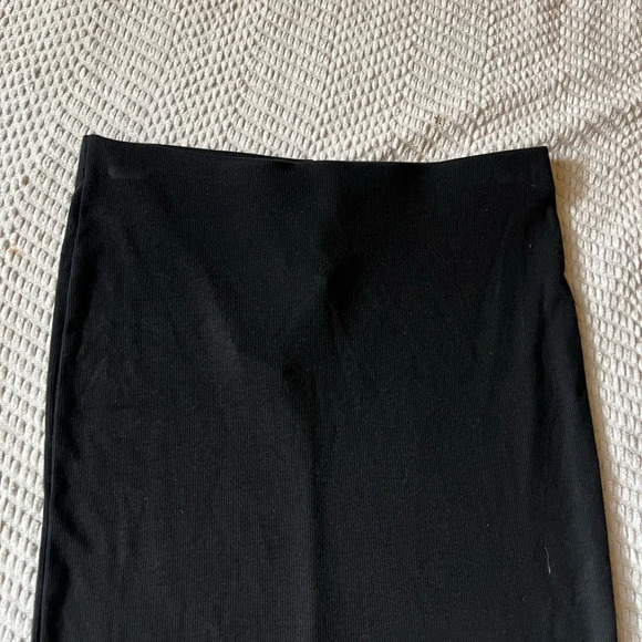 🖤Ribbed Mid Length Basic Skirt🖤 - Picture 3 of 6